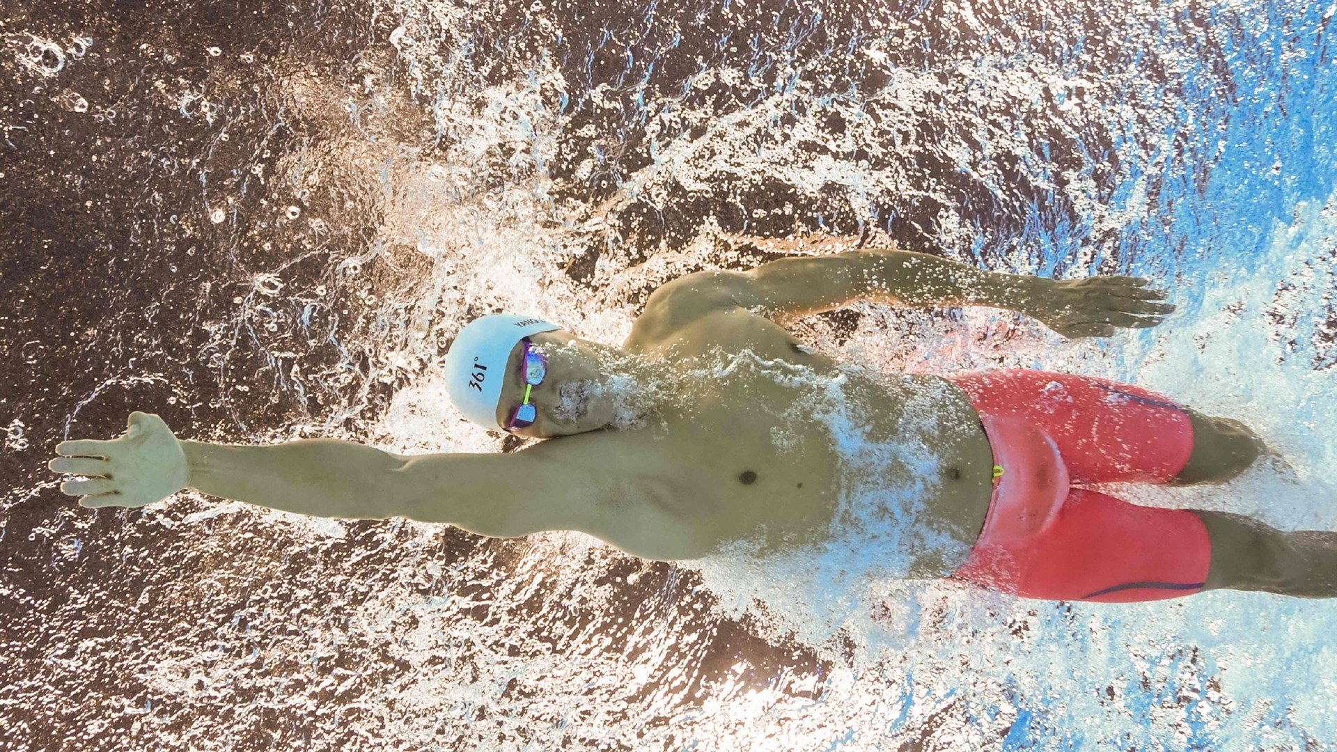 意甲焦点战之夜，米切尔主宰比赛走向