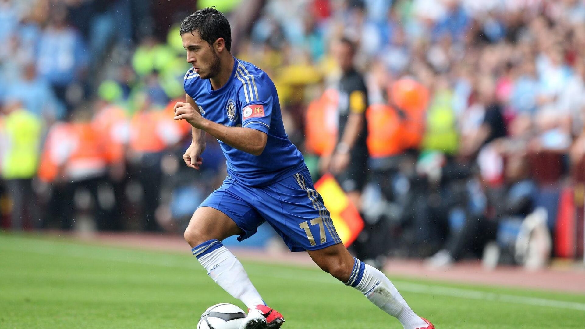 赛道与球场的双重奏，当F1争冠焦点遇上灰熊淘汰76人