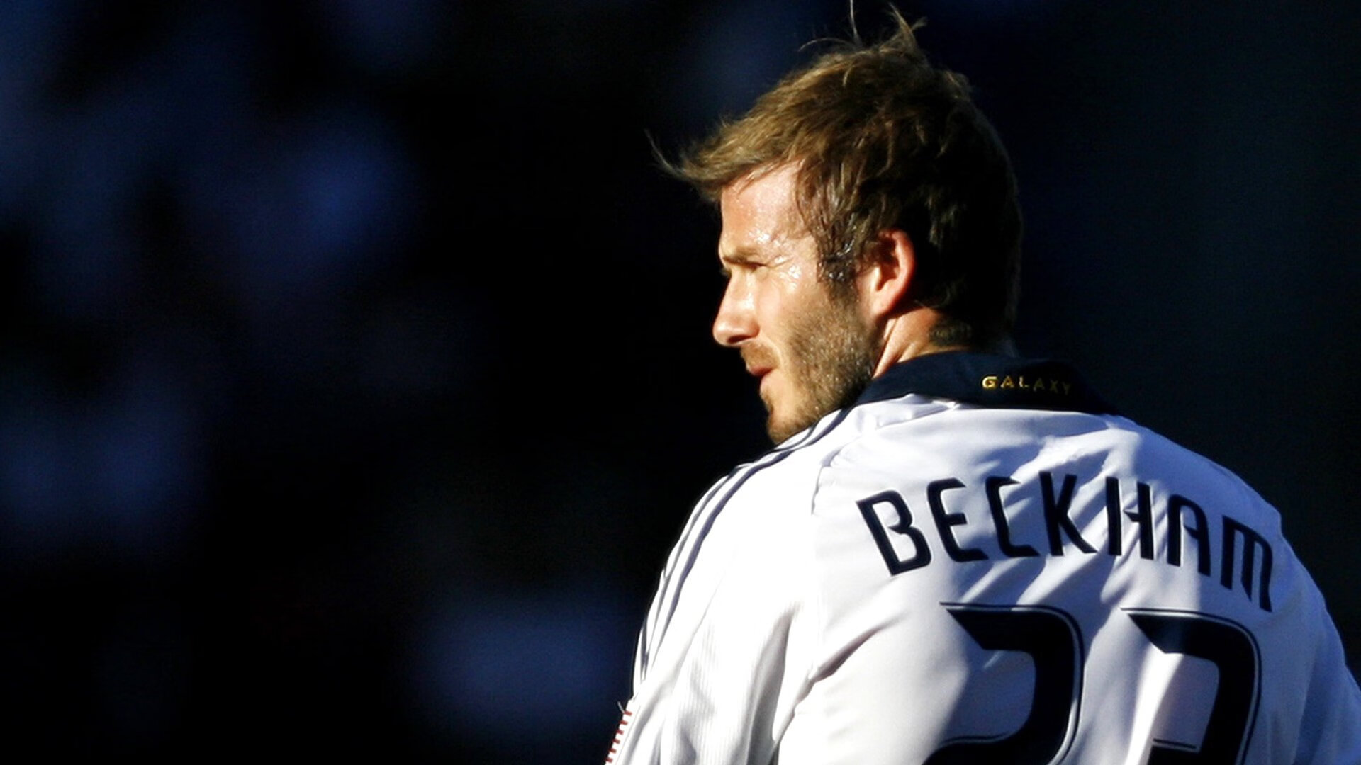 沙漠绿鹰展翅击溃三叶草，久保建英在世纪对决中接管比赛，宣告亚洲足球新时代