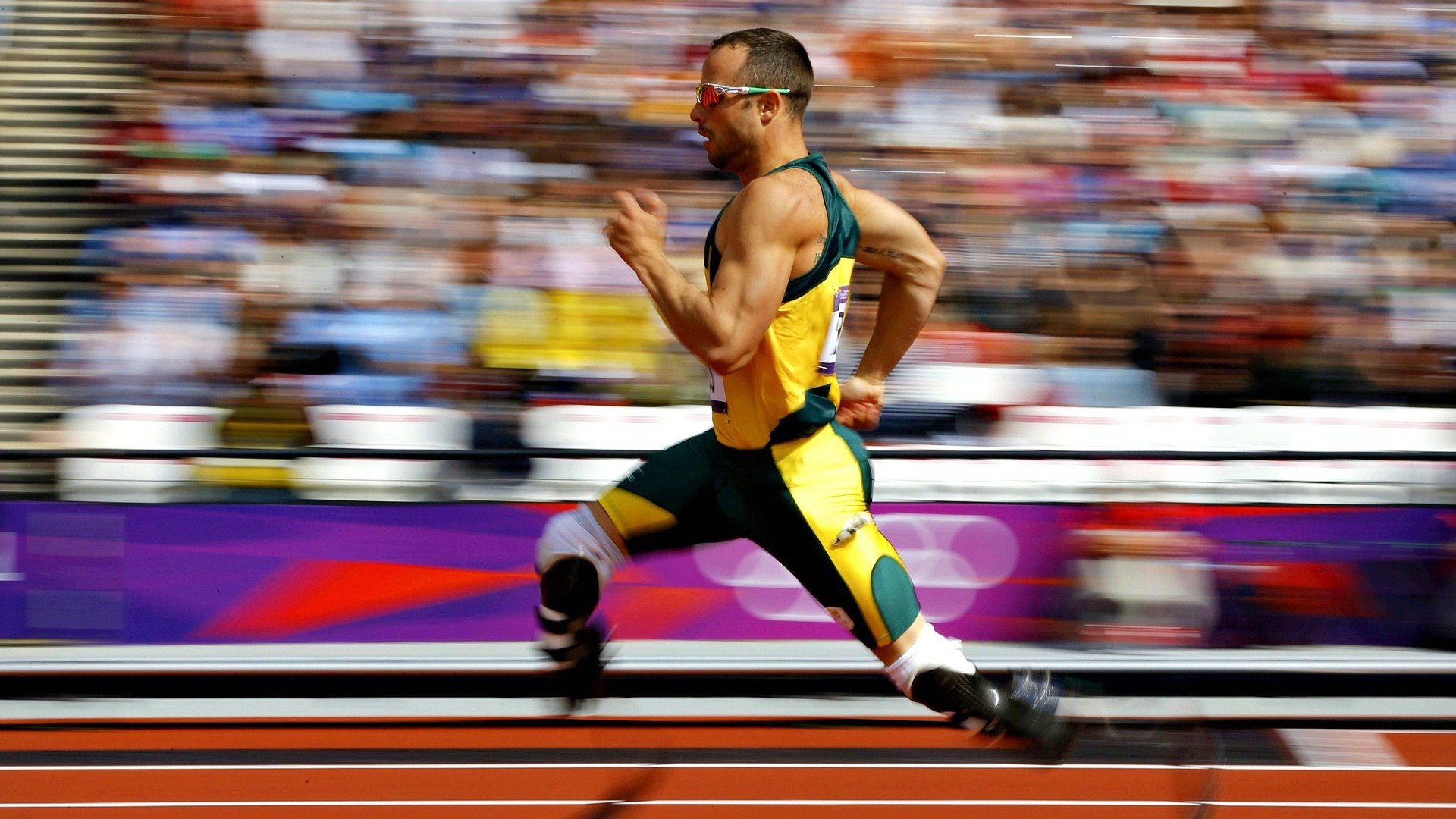 历史性颠覆，索伯奇迹夜，佩雷兹率队横扫迈凯伦登顶